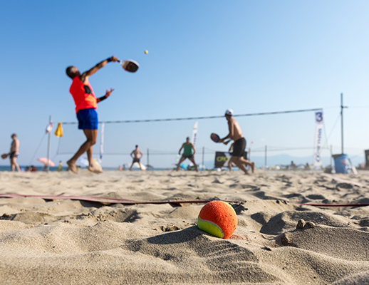 Beach tennis